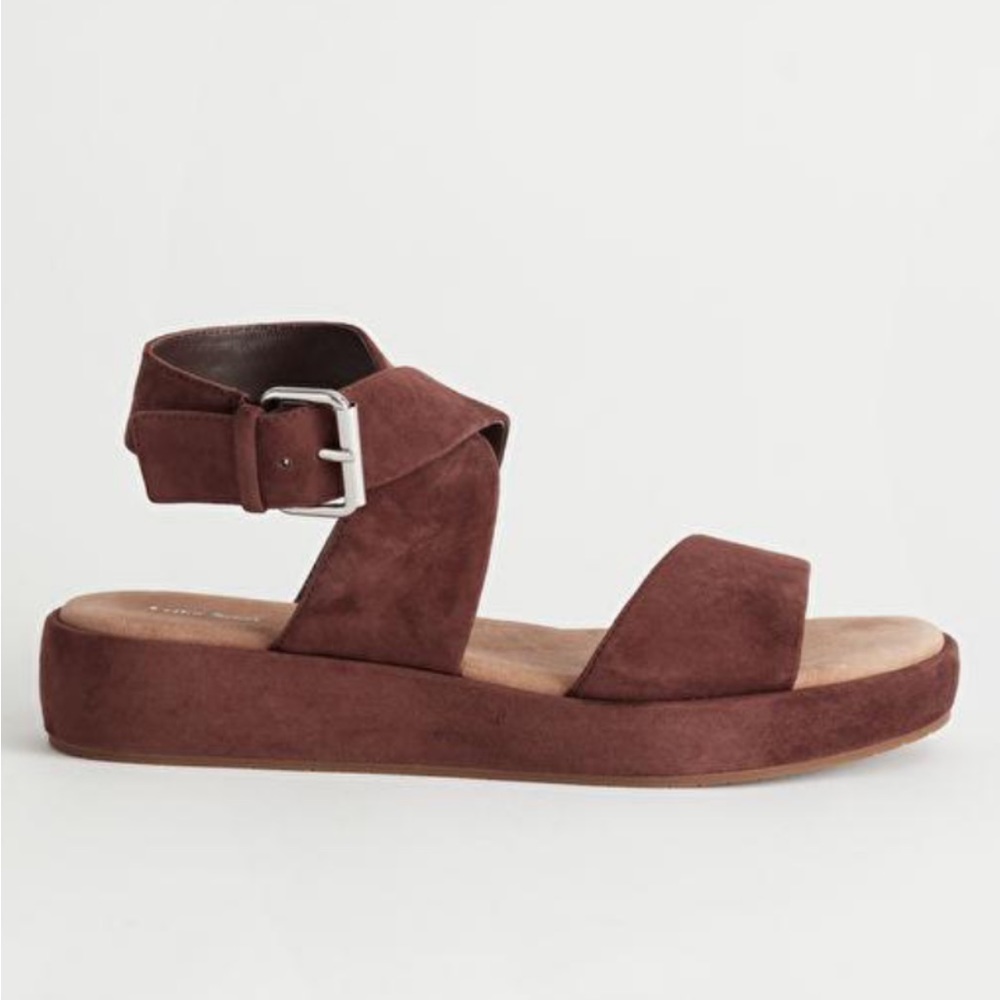 & other stories brown sandals in real suede. Retail $160
Worn once